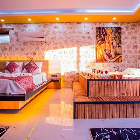 Mira Queen Apartment *