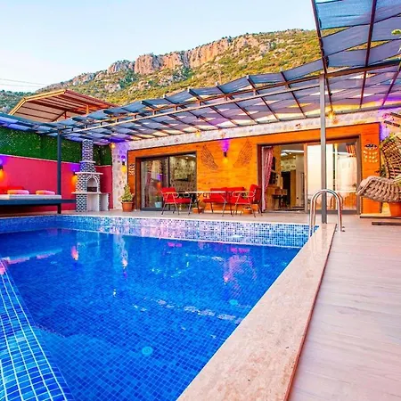 Mira Queen Apartment *