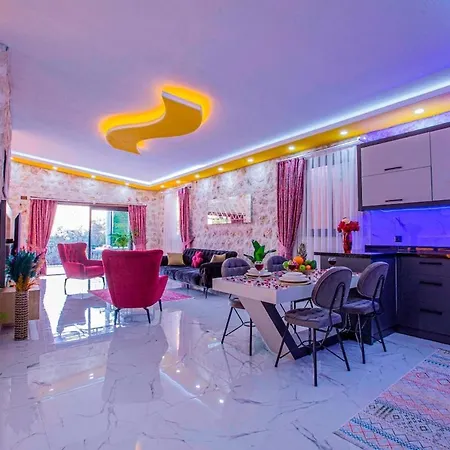 Mira Queen Apartment *