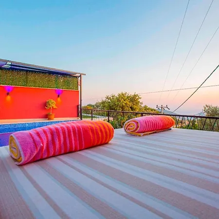 Mira Queen Daire Kaş