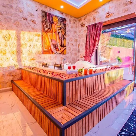 Daire Mira Queen Kaş